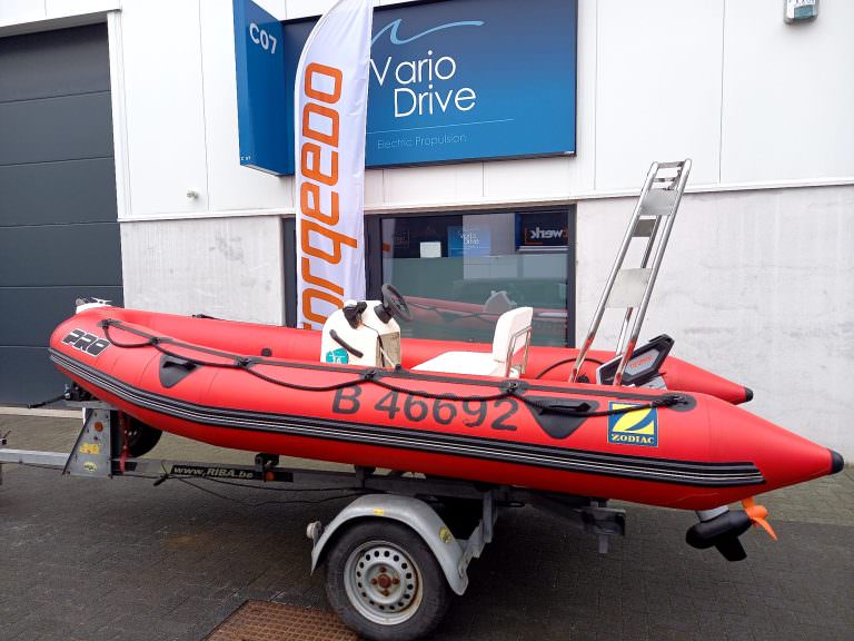 Electric and unmanned boat developed by Vario Drive and MAHI